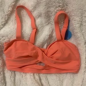 NWT Cupshe ruched bikini top.